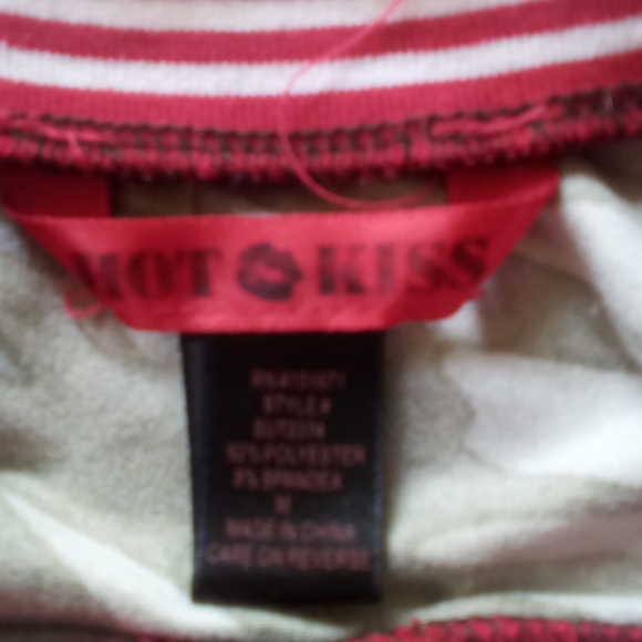 Hot Kiss Camo Tee - Picture 5 of 5